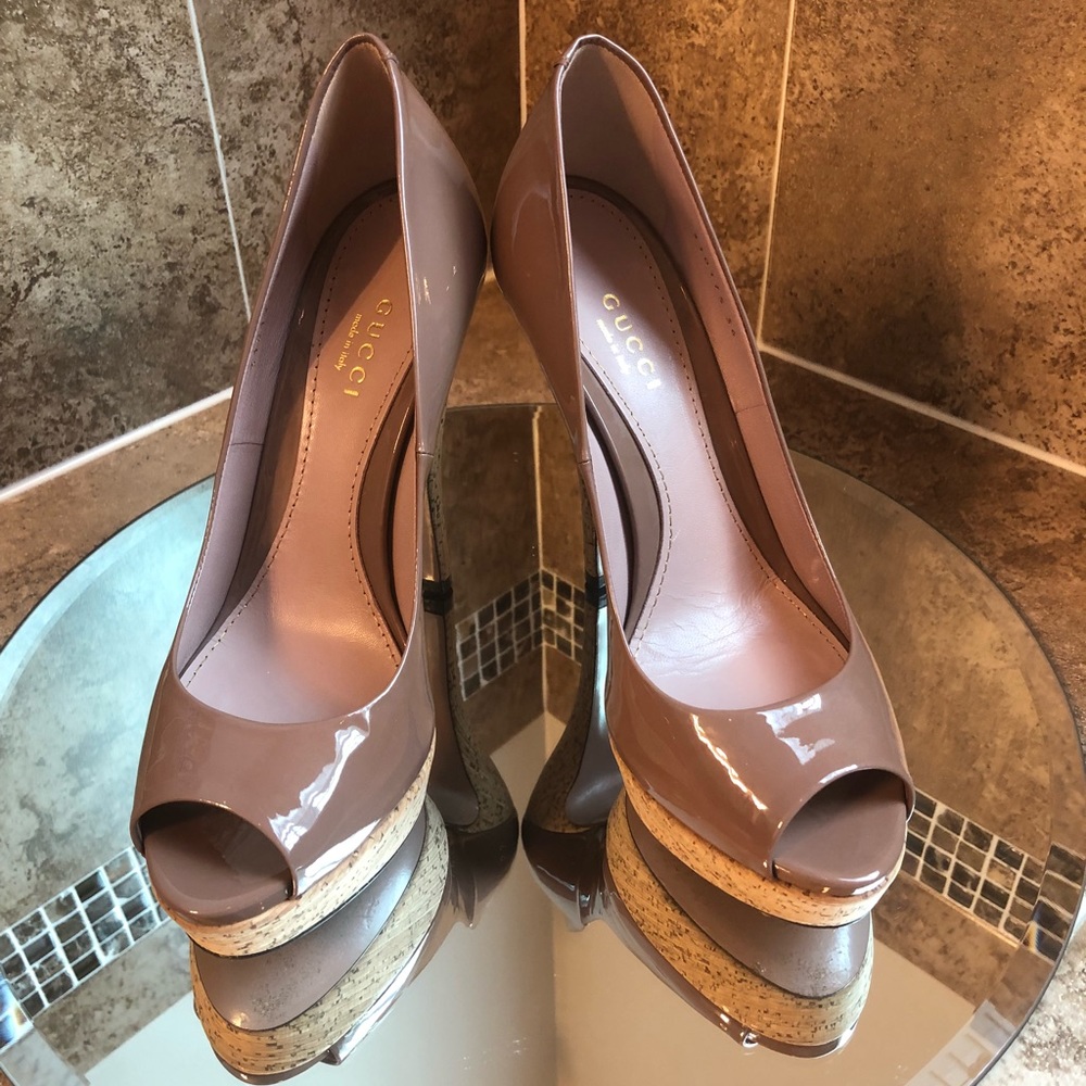 Today Only!✨Gucci Womens Shoes- Tan and Cork Pumps